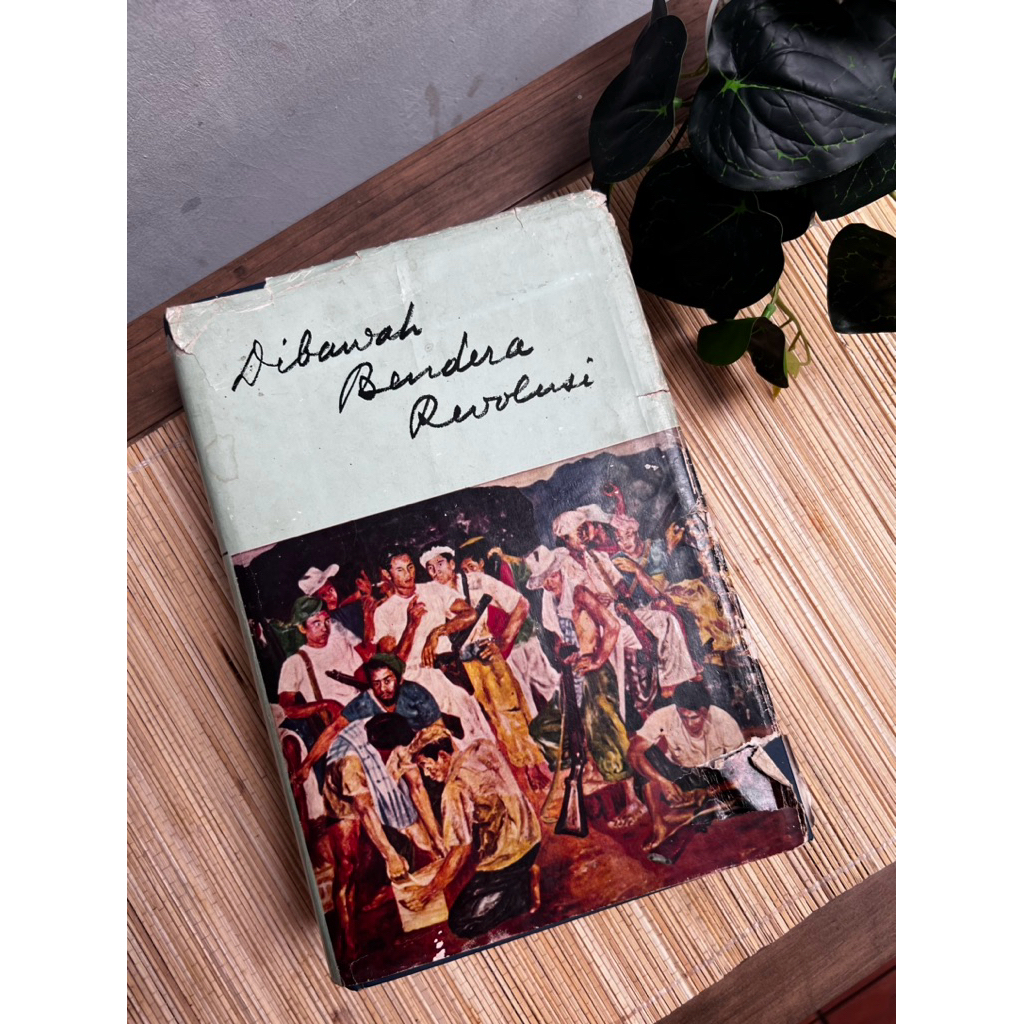 Original Buku Dibawah Bendera Revolusi