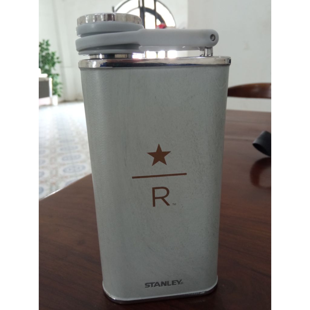 Starbucks Reserve x Stanley Flask