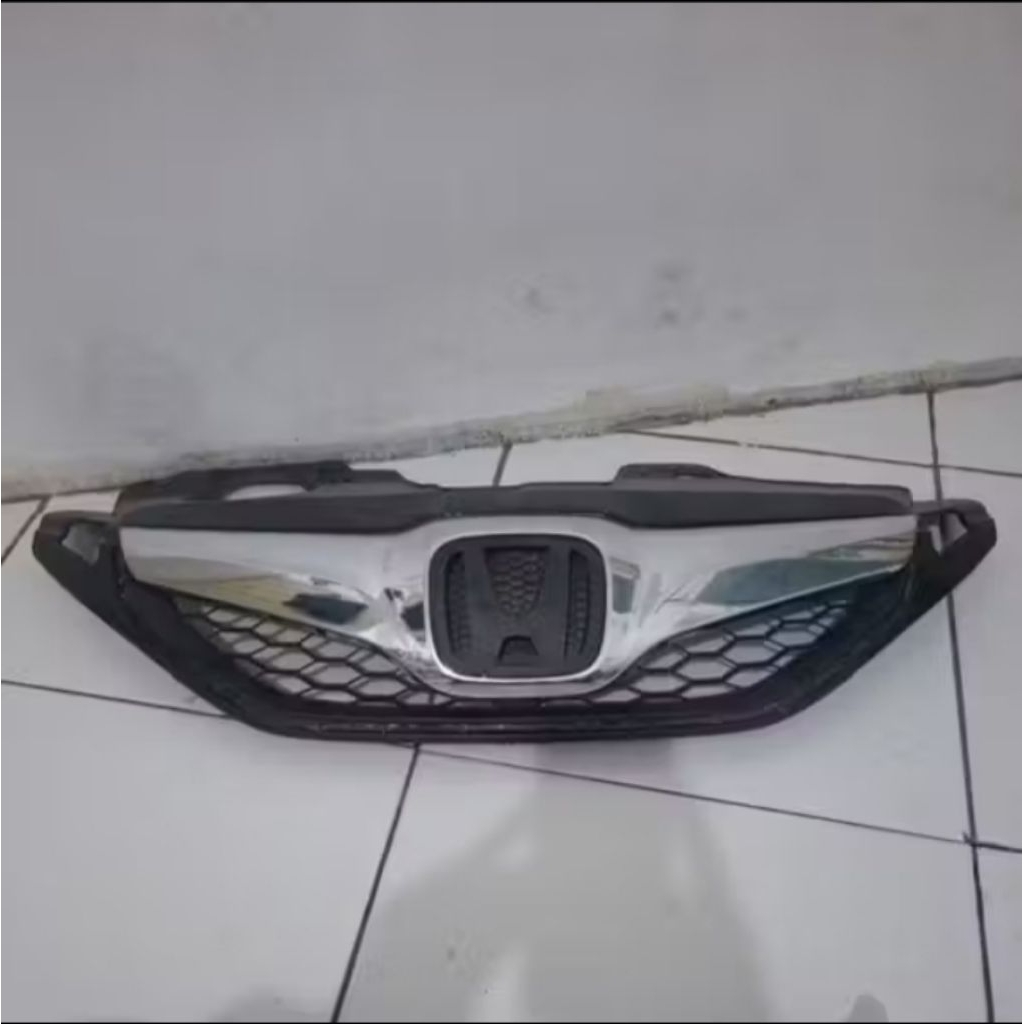 Grill Depan Honda Brio 2014/2016 Original Copotan
