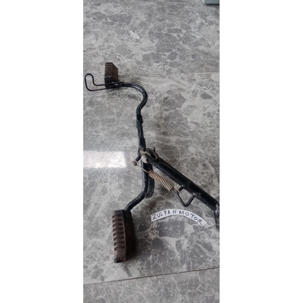 Barstep Bastep PustepFoostrp pijakan kaki depan Honda Revo absolute Fit 110 blade 110 original