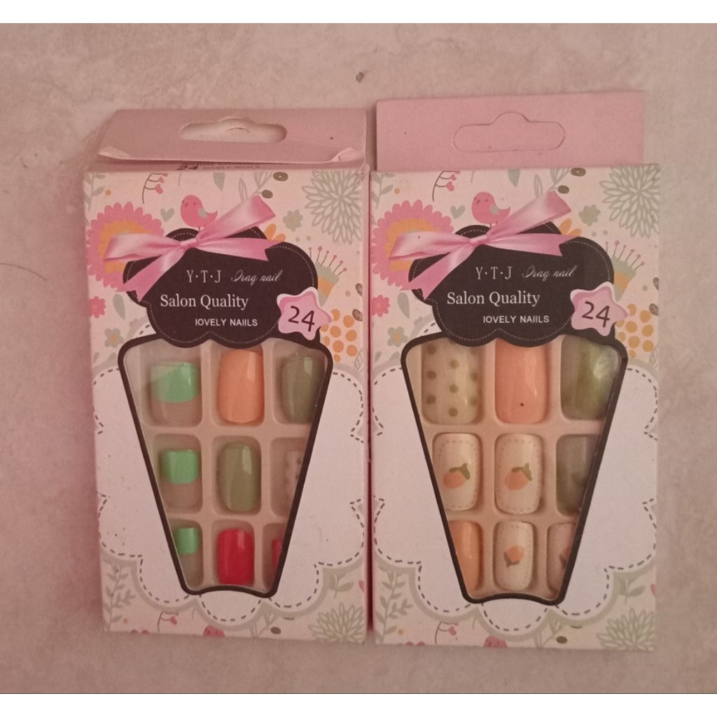 Kuku Palsu untuk kecantikan jari tangan wanita