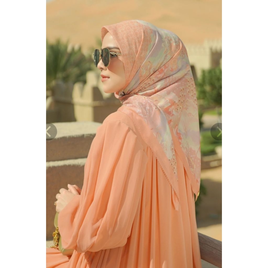 Preloved Buttonscarves Arabian Spice