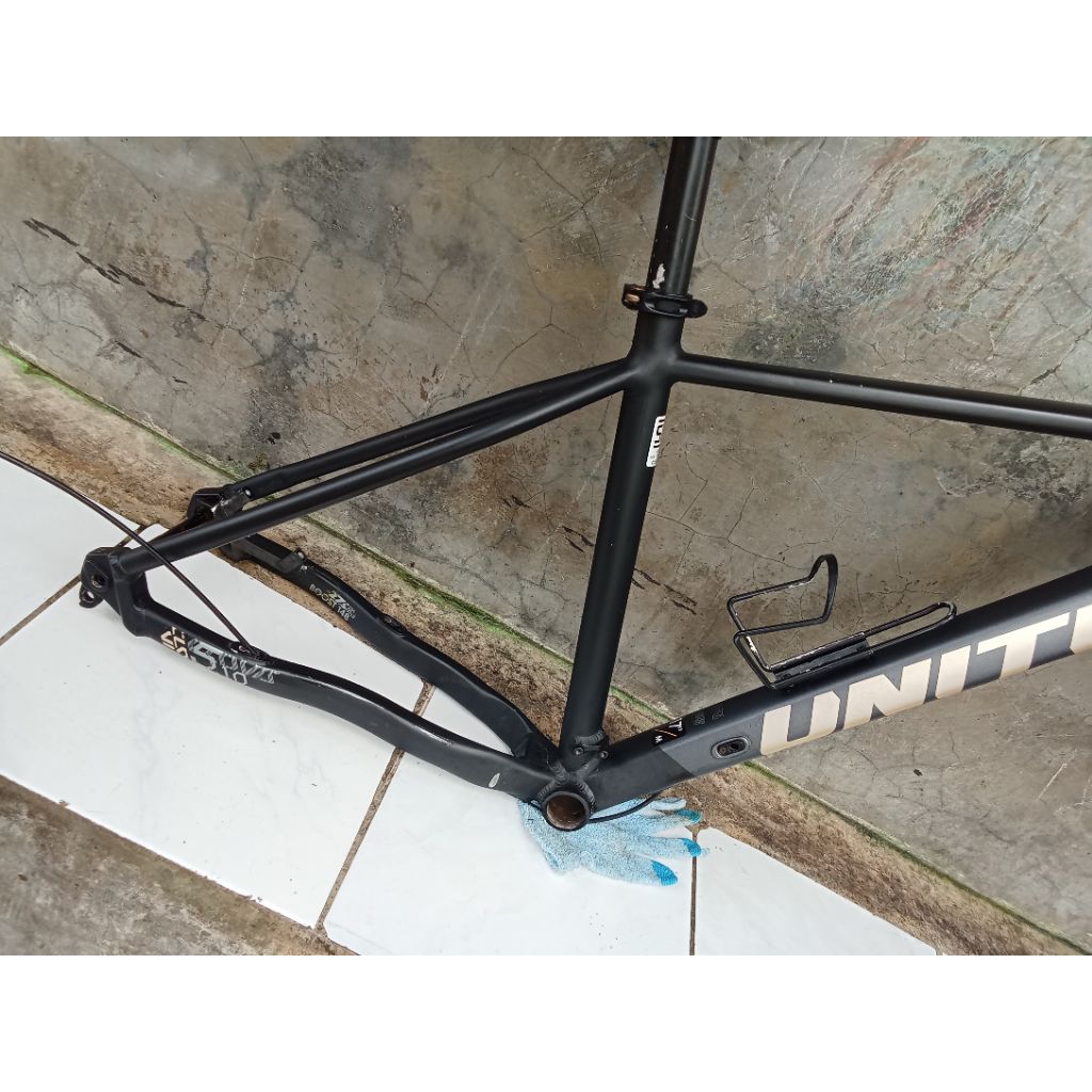 frame united clovis 5.10 size M 27.5in
