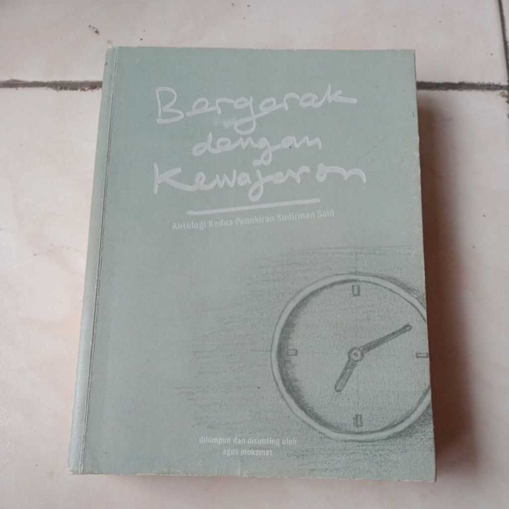 buku bergerak dengan kewajaran