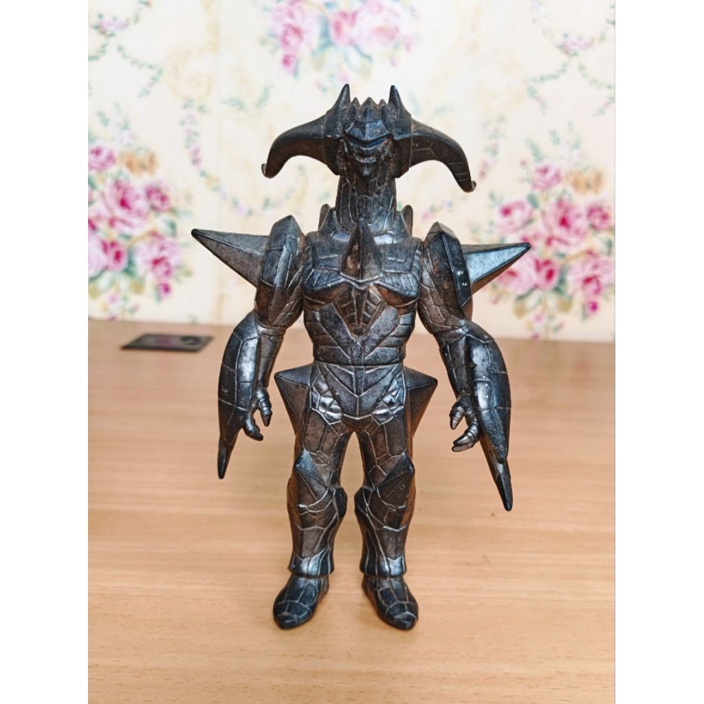 Action Figure Ultraman , Kaiju , Monster Windom Mebius  Bandai Mainan Bekas
