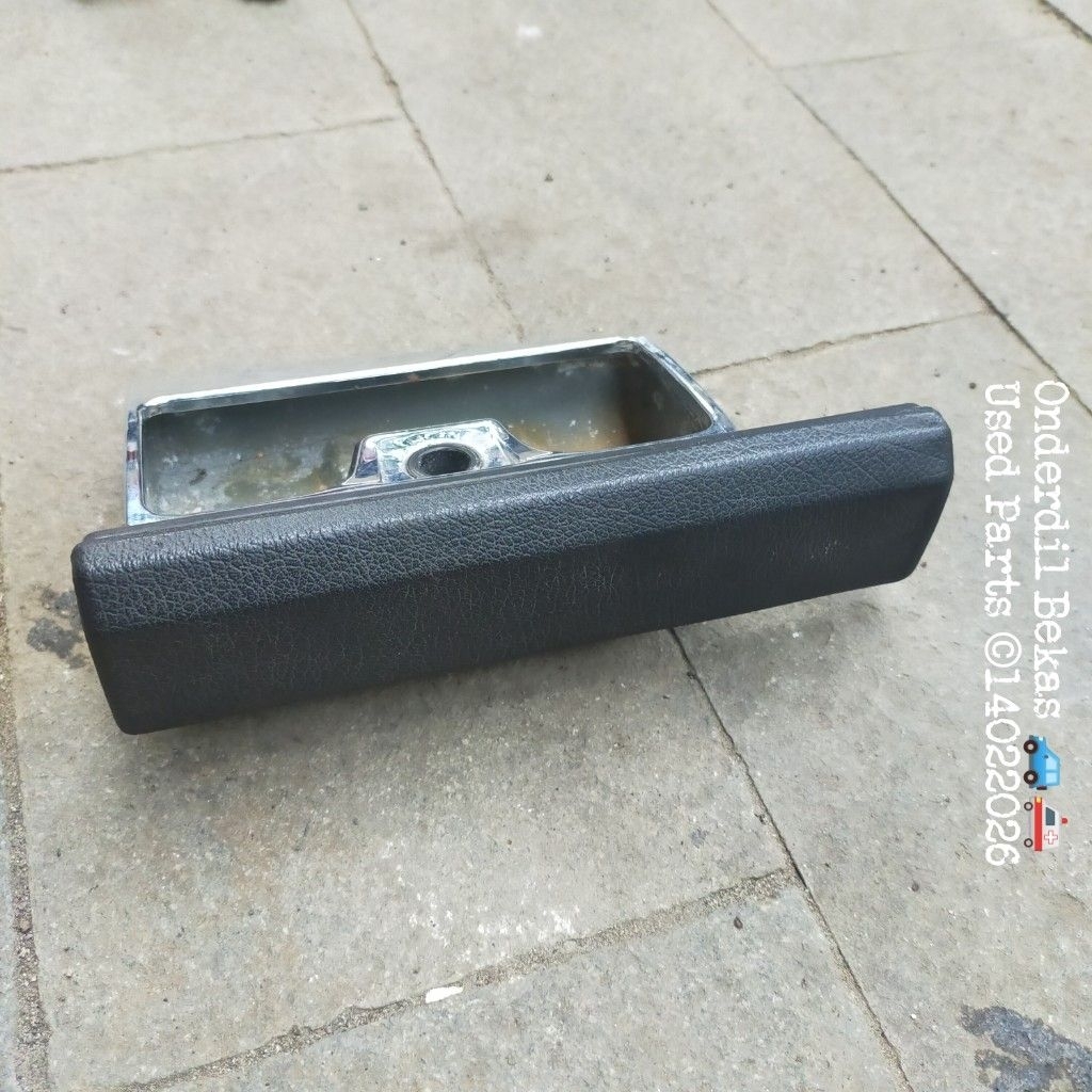 asbak dashboard BMW E34 1990