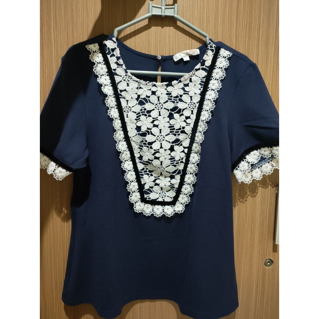 PRELOVED Karoro Navy White Embroidery