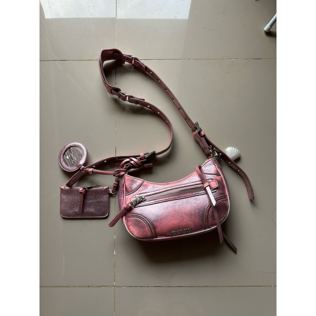 [Preloved] Steve Madden Shoulder Bag BGlowing Pink