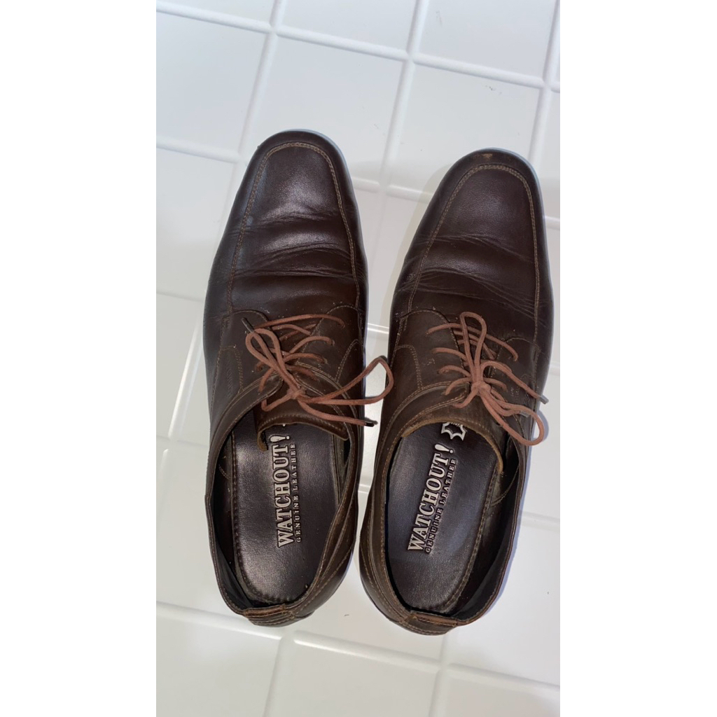 [PRELOVED] Sepatu Pria Pantofel Tali Formal Warna coklat gelap vintage sepatu kantor lamaran akad Uk