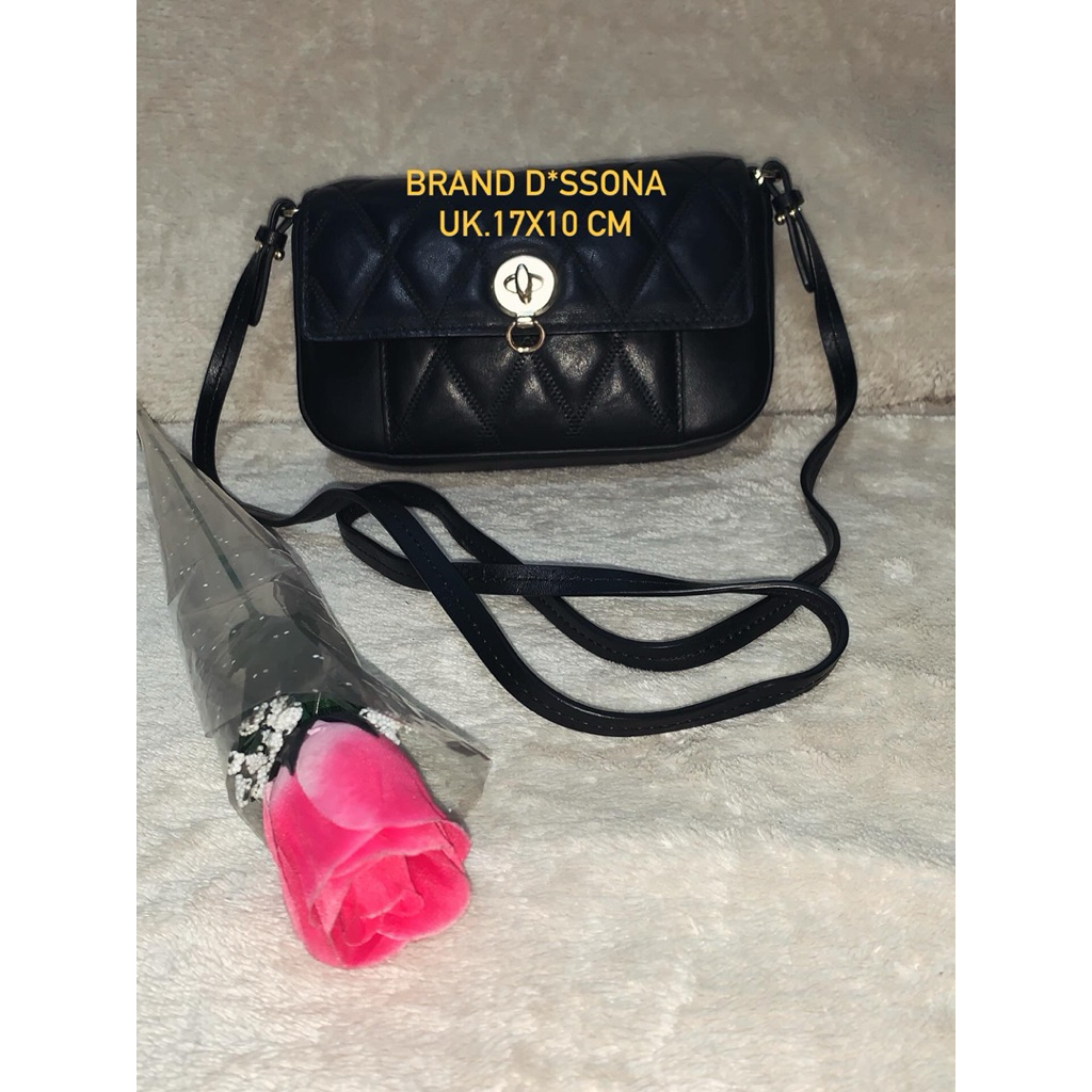 Brand D*ssona Preloved Tas Sling mini kulit wanita bisa pinggang
