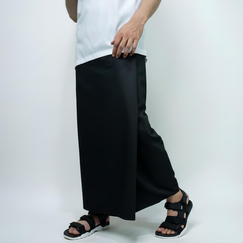 Sarung Tenun Polos Hitam Putih Premium Pria Dewasa Adem