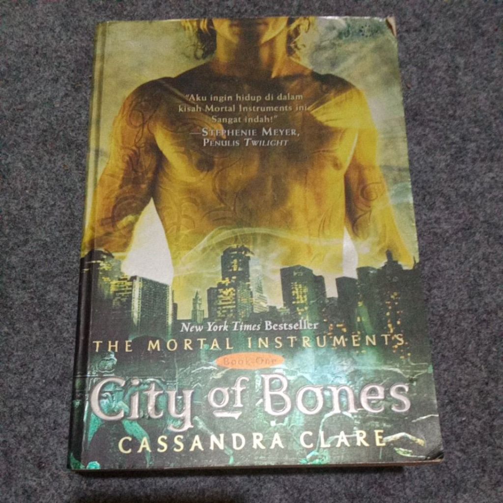 CITY OF BONES CASSANDRA CLARE