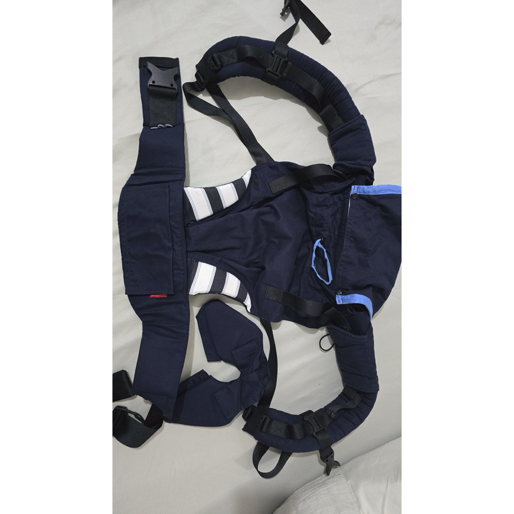 Preloved Mikhadou Gendongan SSC