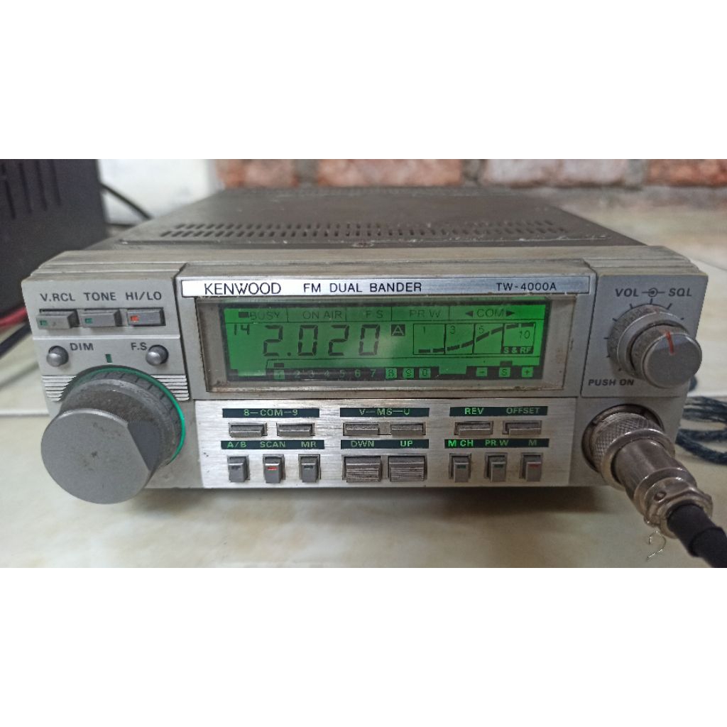 RIG KENWOOD TW4000 vhf-uhf