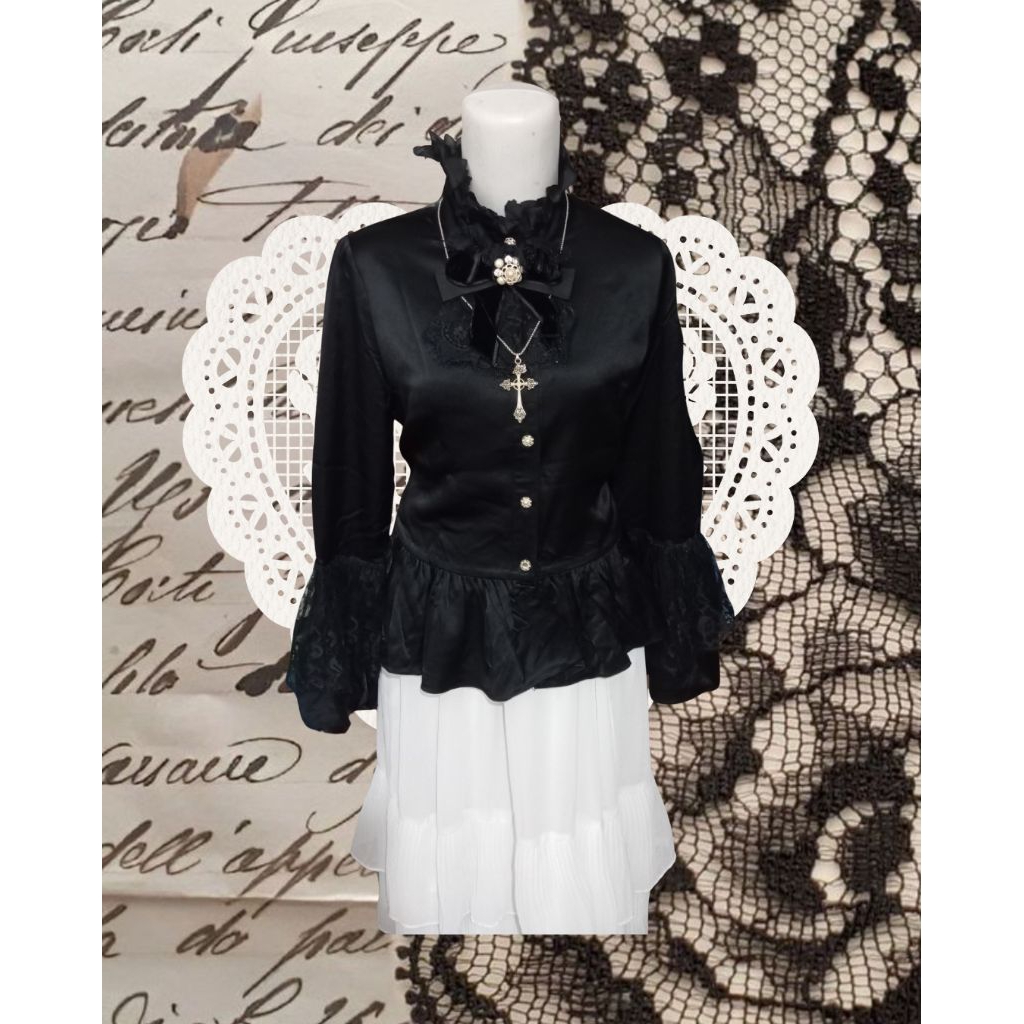 Royal vintage top / classic vintage / Renaissance Goth / Victorian top / Gothic top / vintage prince