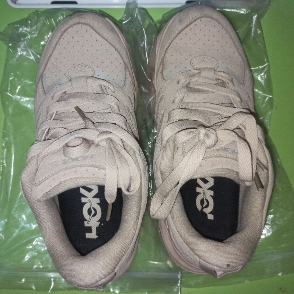 PRELOVED MURAH Sepatu Hoka One One Clifton L Suede / Shifting Sand Dune / Women's - Size 36 - Runnin