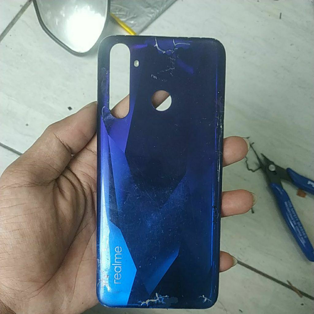 backdoor only bekas realme 5 pro,cat menglupas