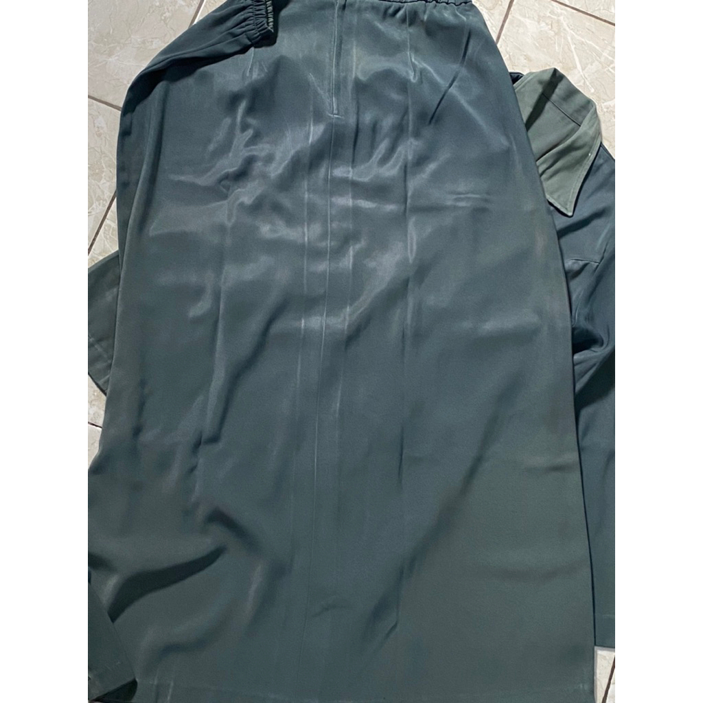 [PRELOVED] Set Seragam PSH Wanita Hijau Rok A