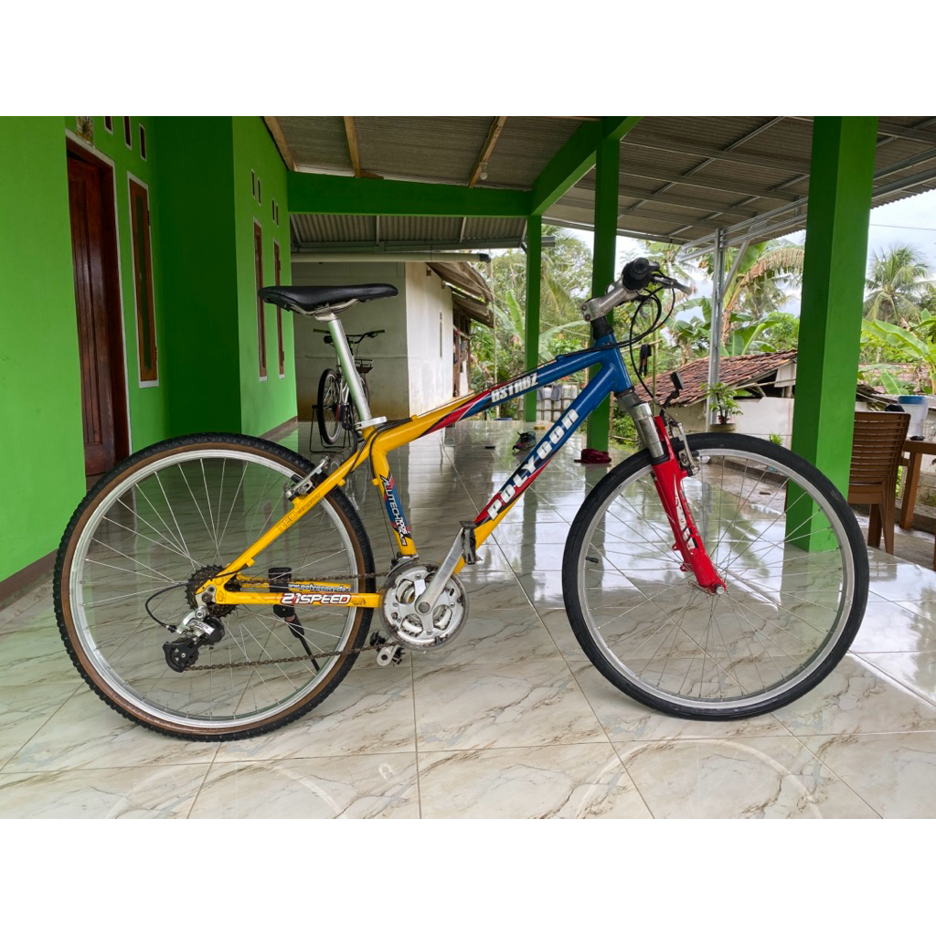 Polygon Astroz kuning biru