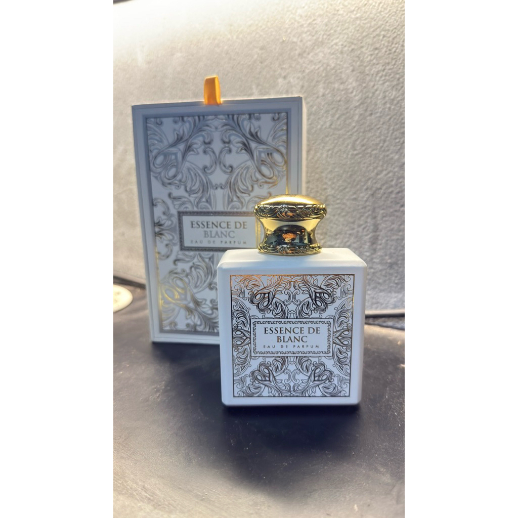FRENCH AVENUE essence de blanc preloved