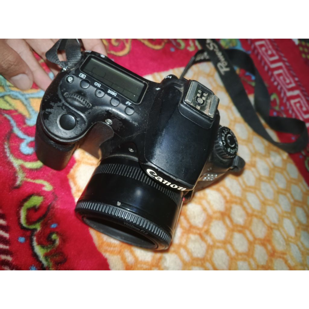 Canon 60D plus lensa fix 50mm f1.8