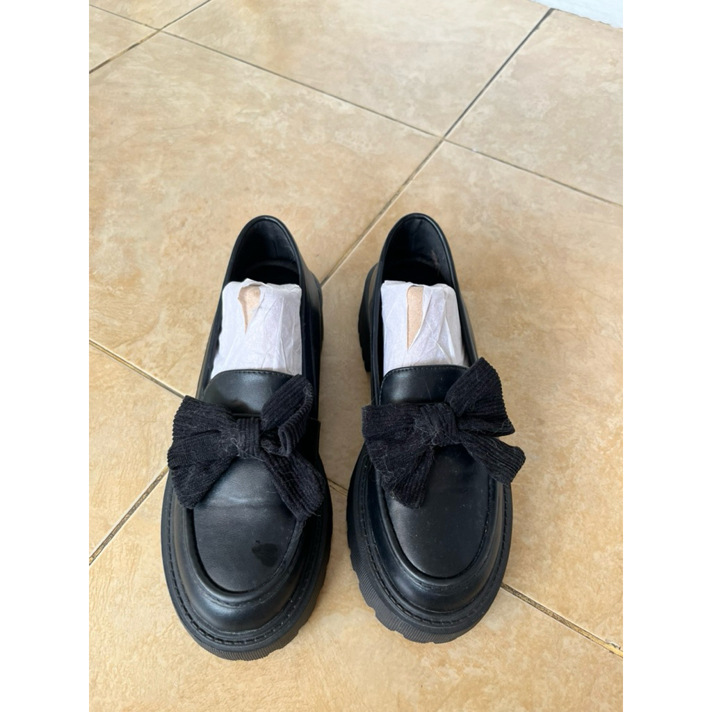 Colorbox sepatu hitam fantofel