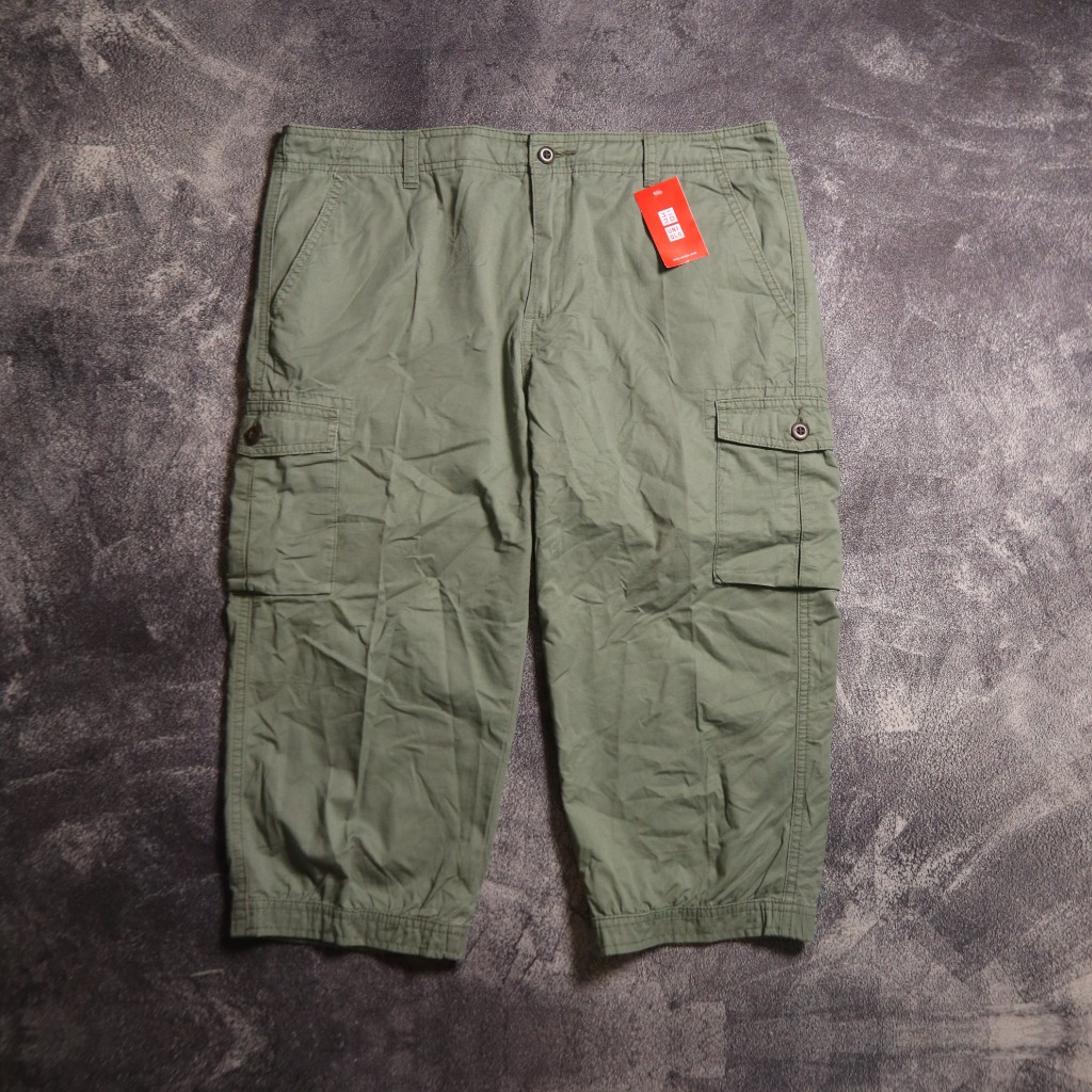 CELANA PENDEK UNIQLO CARGO SHORT PANTS SP121 SIZE L 33