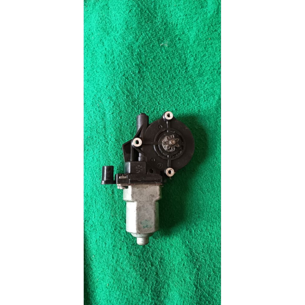 dinamo power window Suzuki splash kanan depan