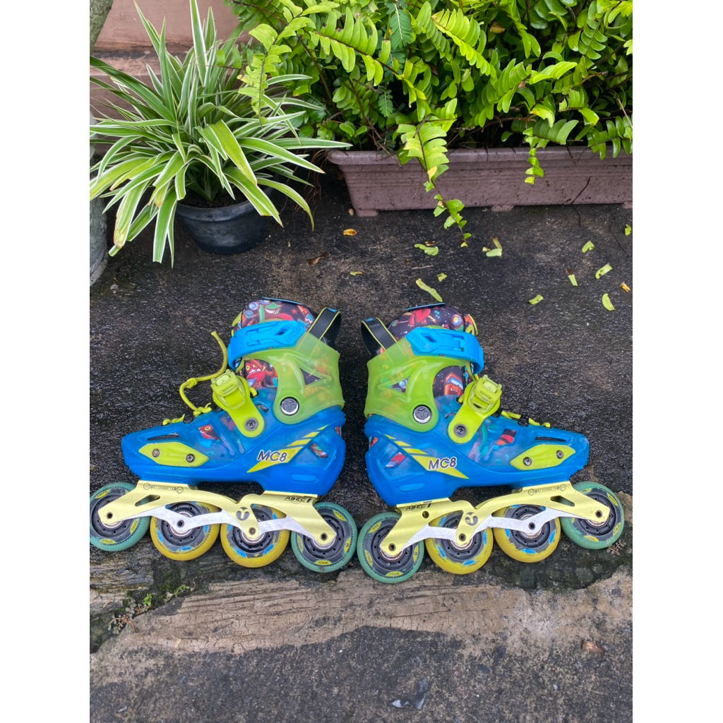 sepatu roda anak bekas