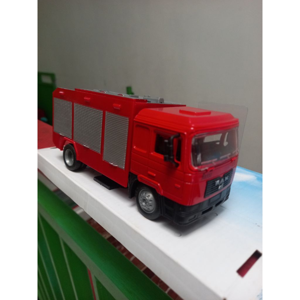 diecast truck truk MAN F2000 tanki pemadam kebakaran