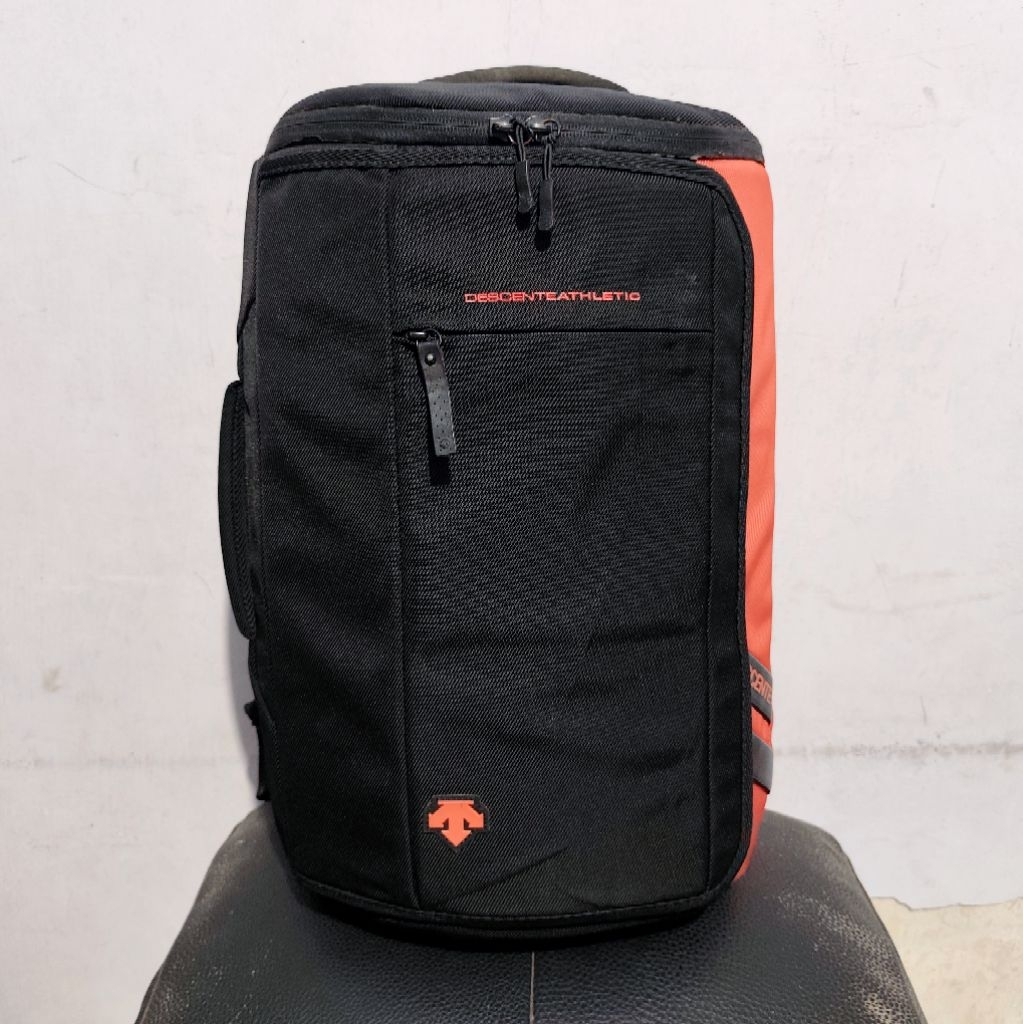 Descente Backpack / Ransel Tabung Descente