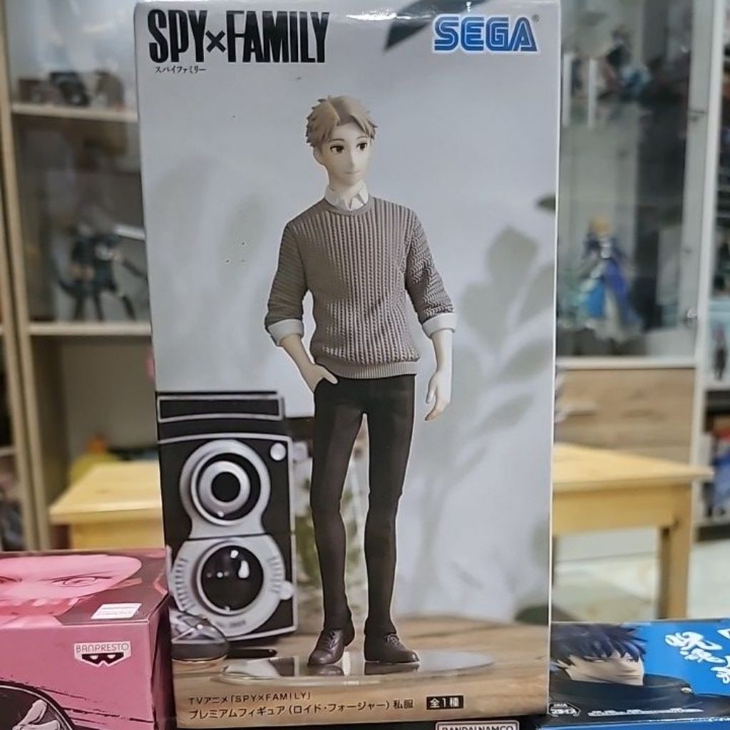 Sega Spy x Family Loid forger figure