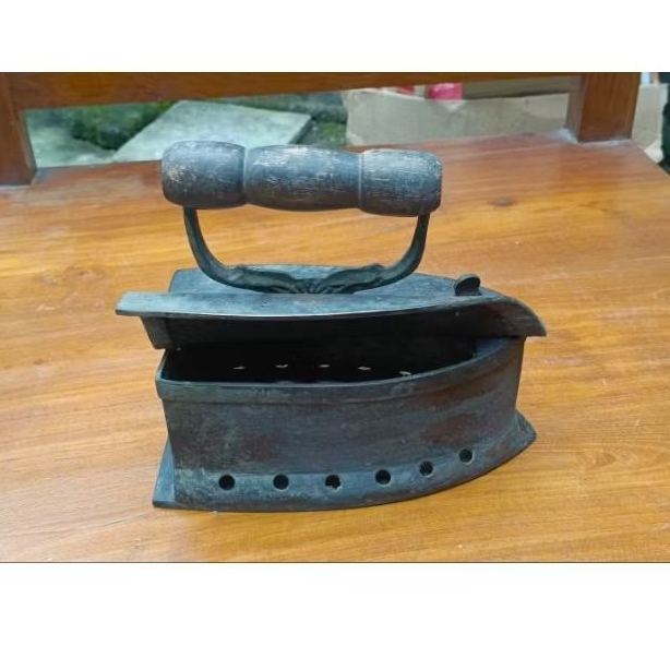 seterika arang kuningan lawas antik jadul unik