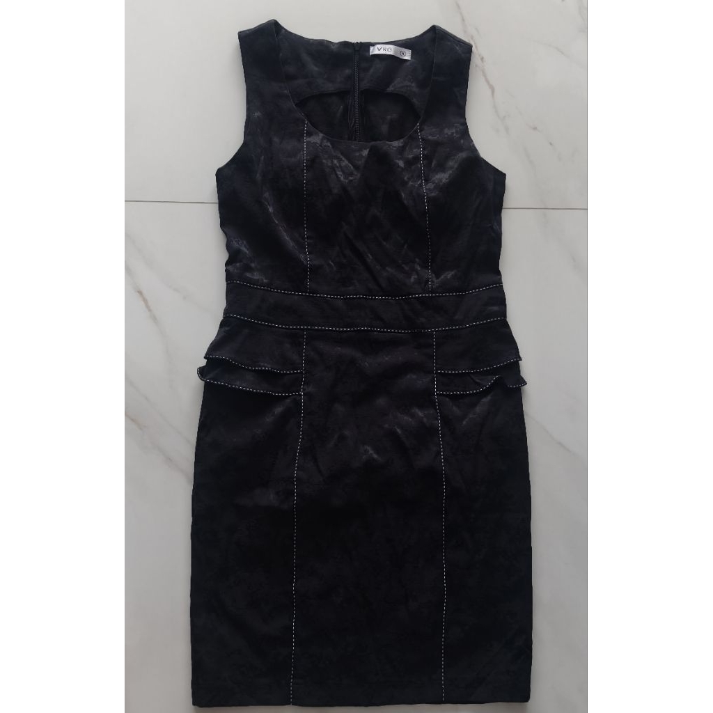 DRESS HITAM KUTUNG VRG SIZE M LD 84CM