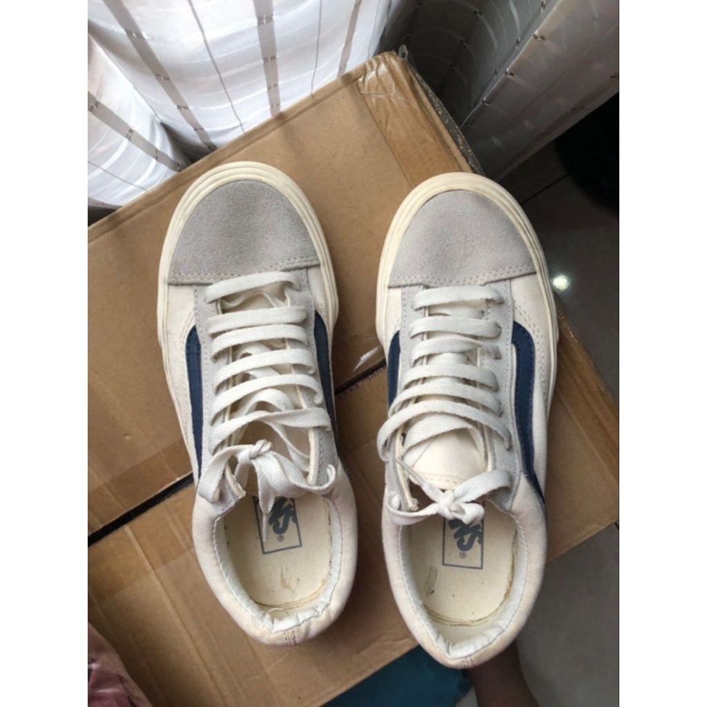(PRELOVED) VANS SEPATU WANITA