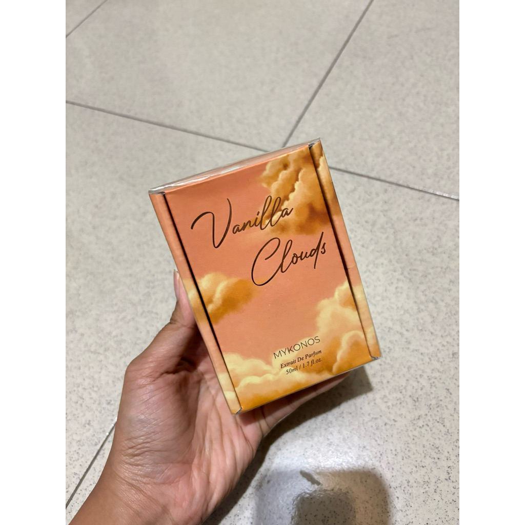 Mykonos Vanilla Clouds