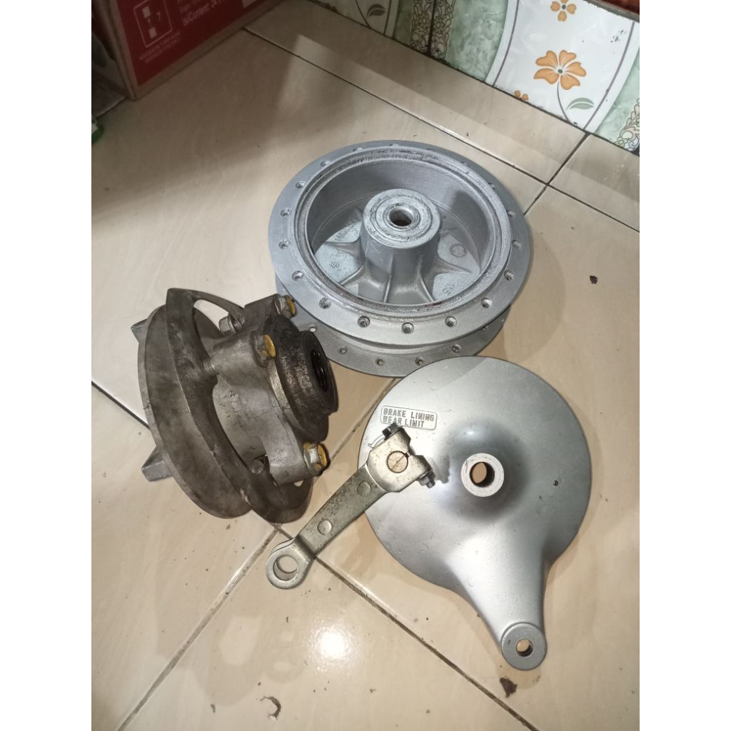 Tromol belakang set Suzuki Thunder 250cc original