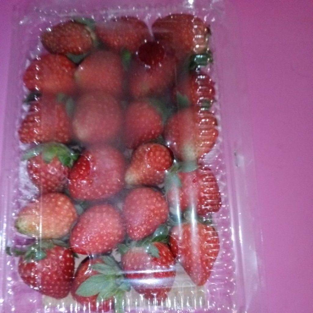Buah Beri Stroberi Strawberry manis segar