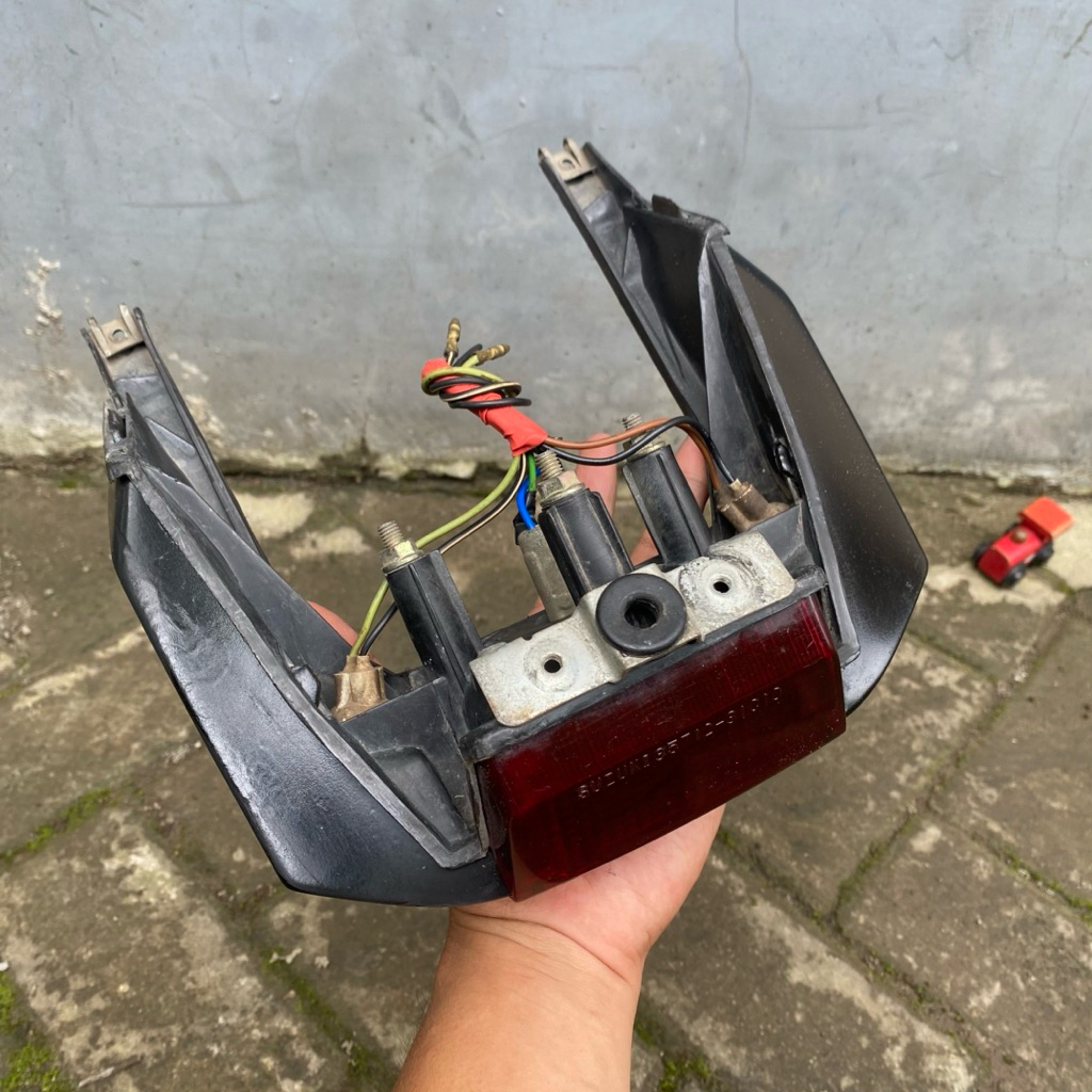 stoplamp lampu belakang suzuki crystal stoplamp crystal original