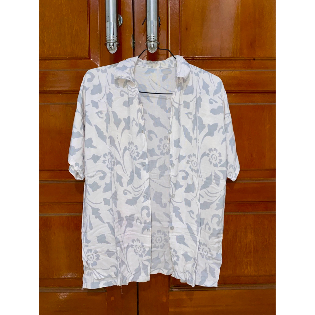Kemeja Outer Lengan Pendek Kasual Pria Putih | Outer Shirt Pantai Laki-Laki PRELOVED
