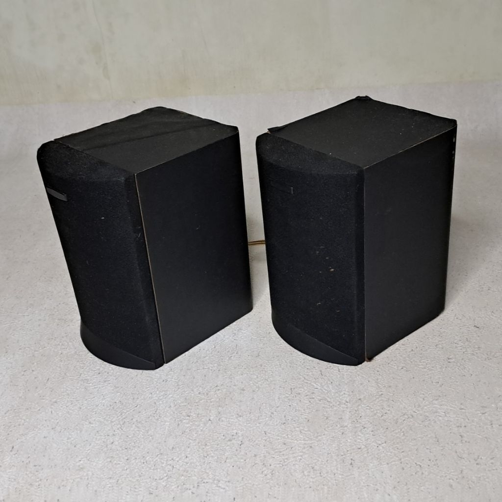 Sepasang Speaker Satelit Simbadda Bekas Second