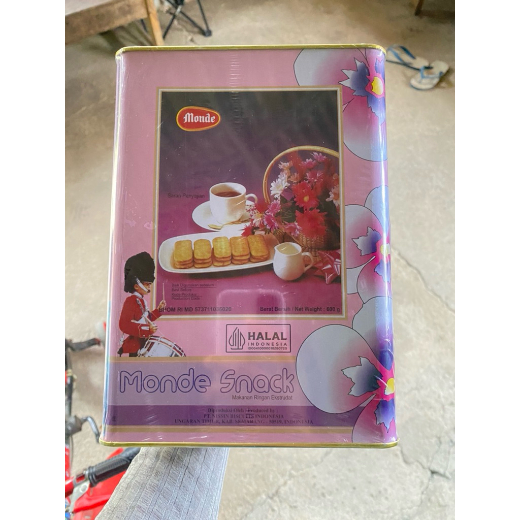 MONDE SNACK KALENG 600gram