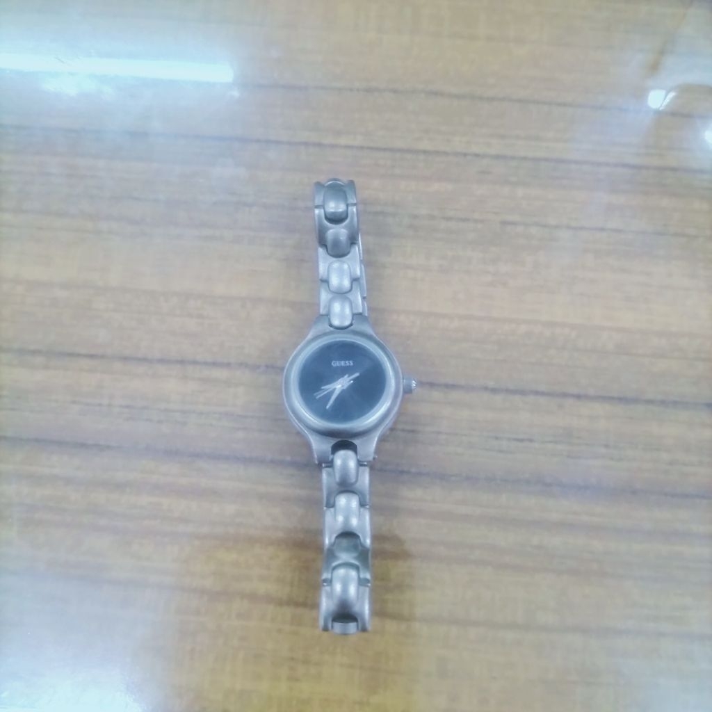 BACA DESKRIPSI.jam tangan wanita.brand GUESS.bekas.