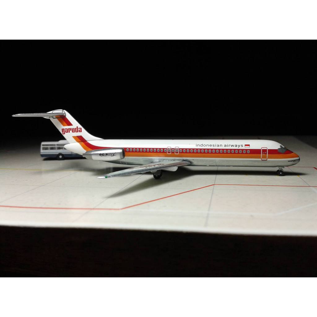 Diecast Pesawat - Garuda Indonesia - McDonnell Douglas DC-9-32 - rego PK-GNG nosename Asahan Net Mod