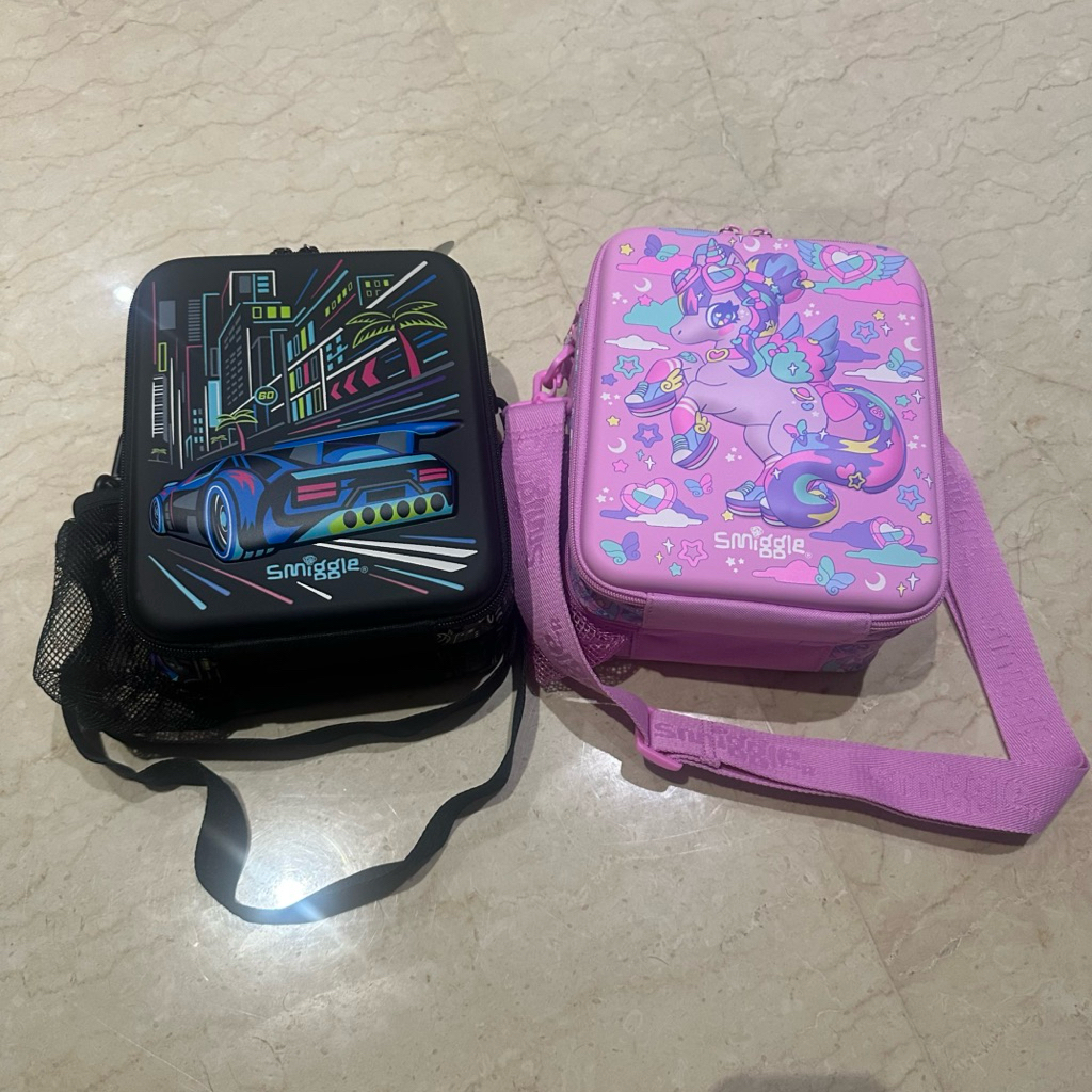 smiggle hardtop lunchbox with strap