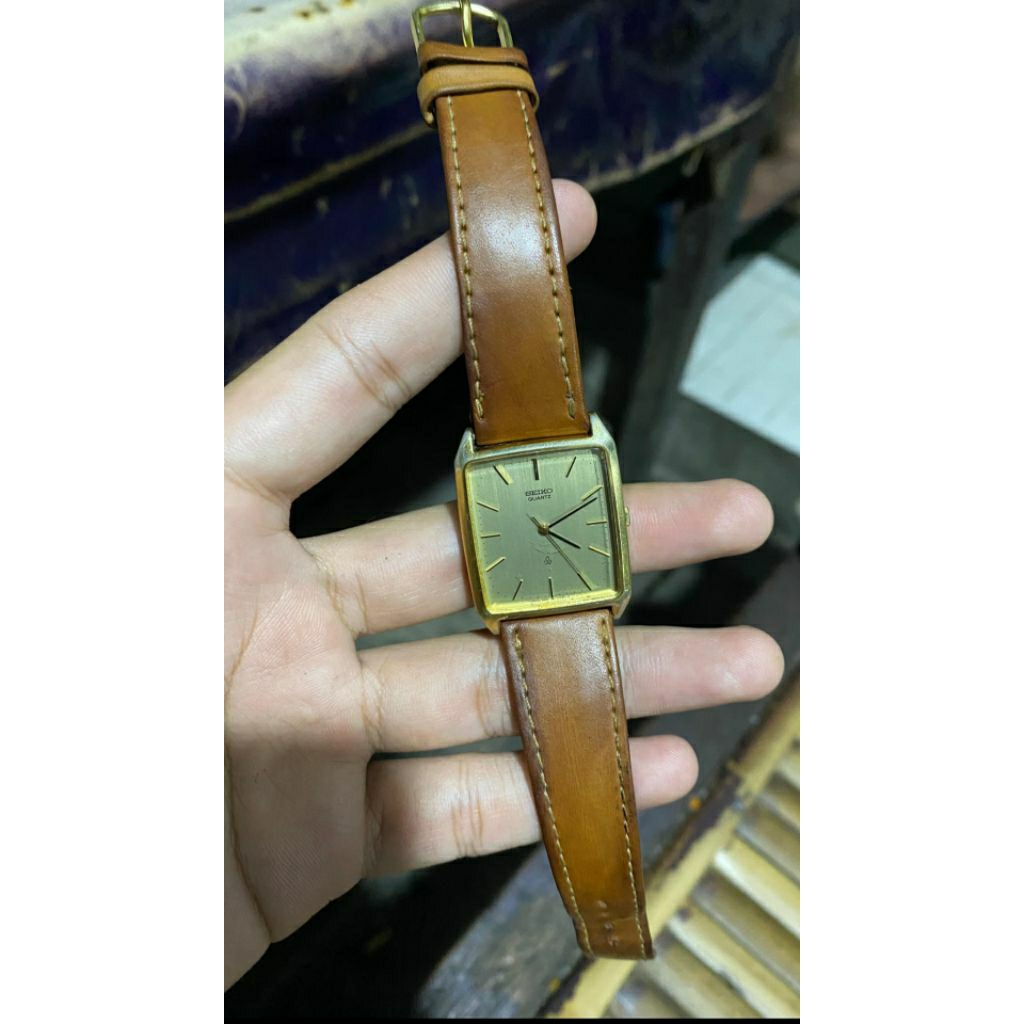 Seiko Tank / Jam vintage Seiko kotak