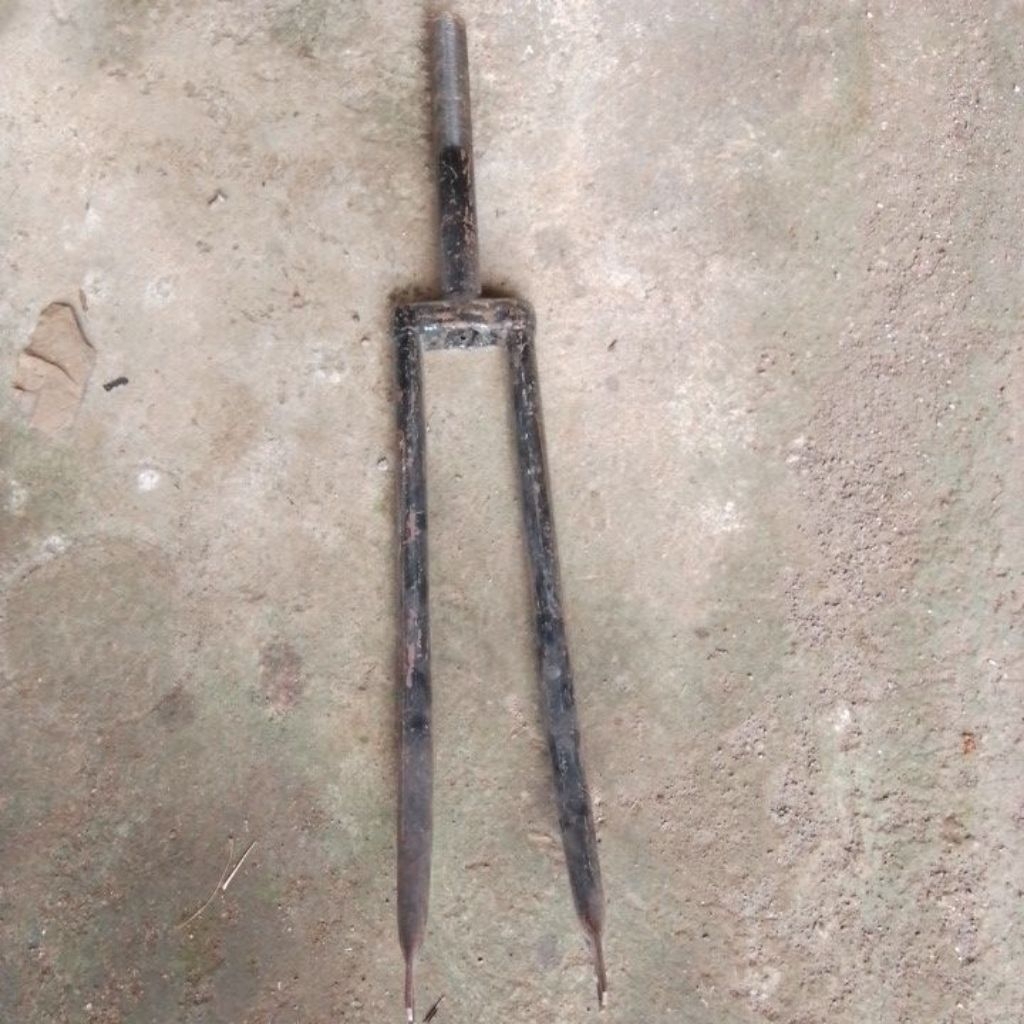 fork ,garpu sepeda ontel  ukuran 28in sisa setok jual bekas aja