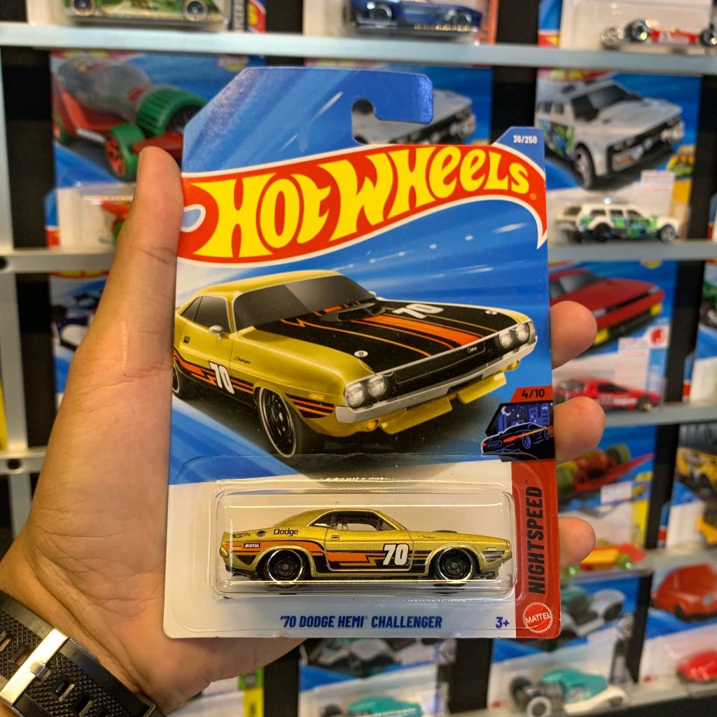 Hotwheels '70 Dodge Hemi Challenger FNDiecast