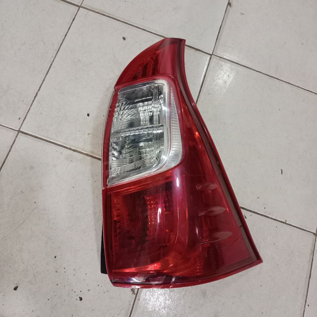 stoplamp Avanza 2016 kanan