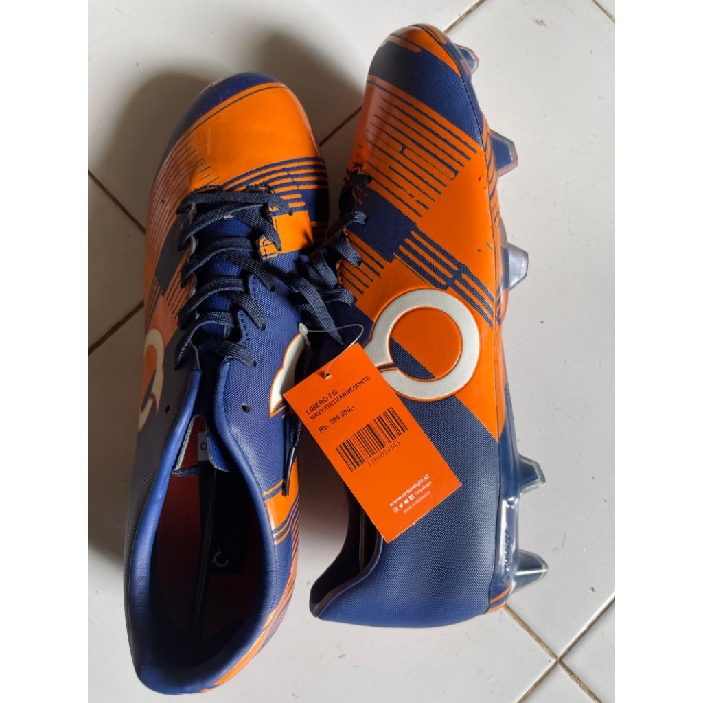Sepatu Bola Ortus size 43